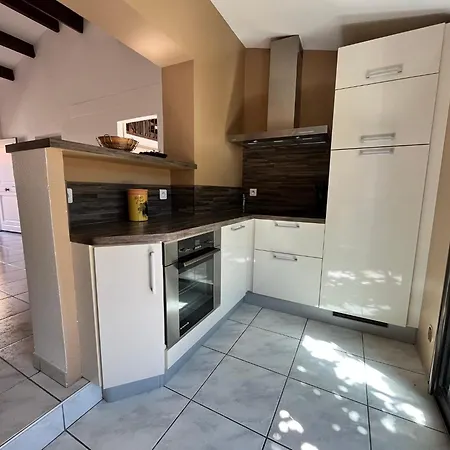 T3 6 Couchages - Piscine-wifi-garage Villa